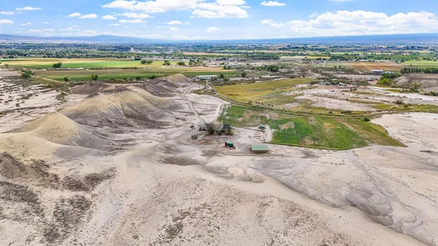 a view of an outdoor space