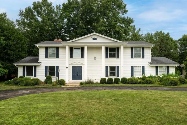 $699,900 | 9495 North Fairway Circle, Bayside, WI 53217