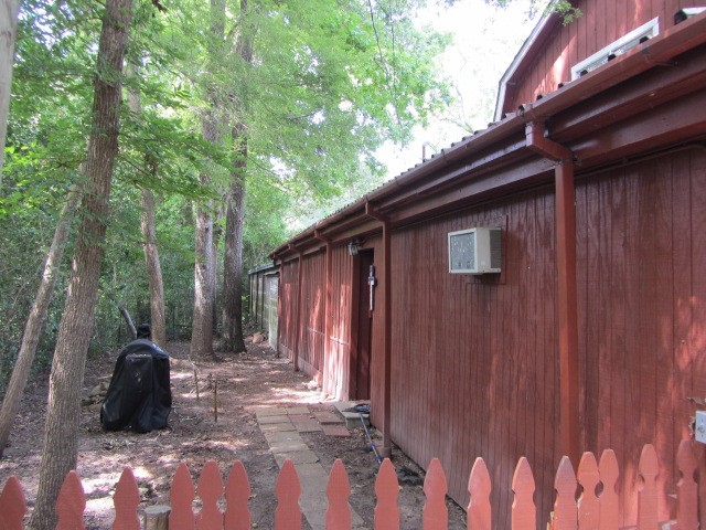 1368 Fish Hatchery Road Huntsville, TX 77320 - Photo 20 of 33 Unit A triplex side area