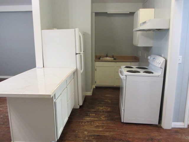 1368 Fish Hatchery Road Huntsville, TX 77320 - Photo 26 of 33 Kitchen Unit C
