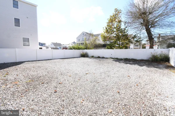 a view of a yard