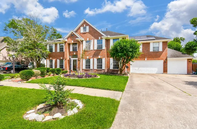 $425,000 | 19711 Arbor Creek Drive, Katy, TX 77449