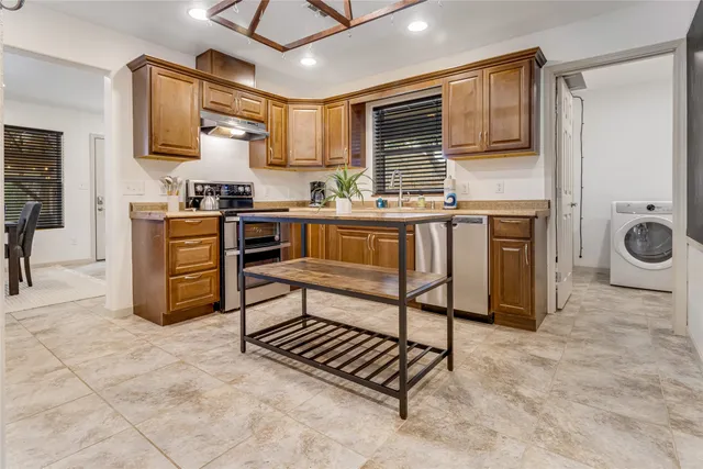 $1,800,000 | 1374 Forest View Drive, Blanco, TX 78606