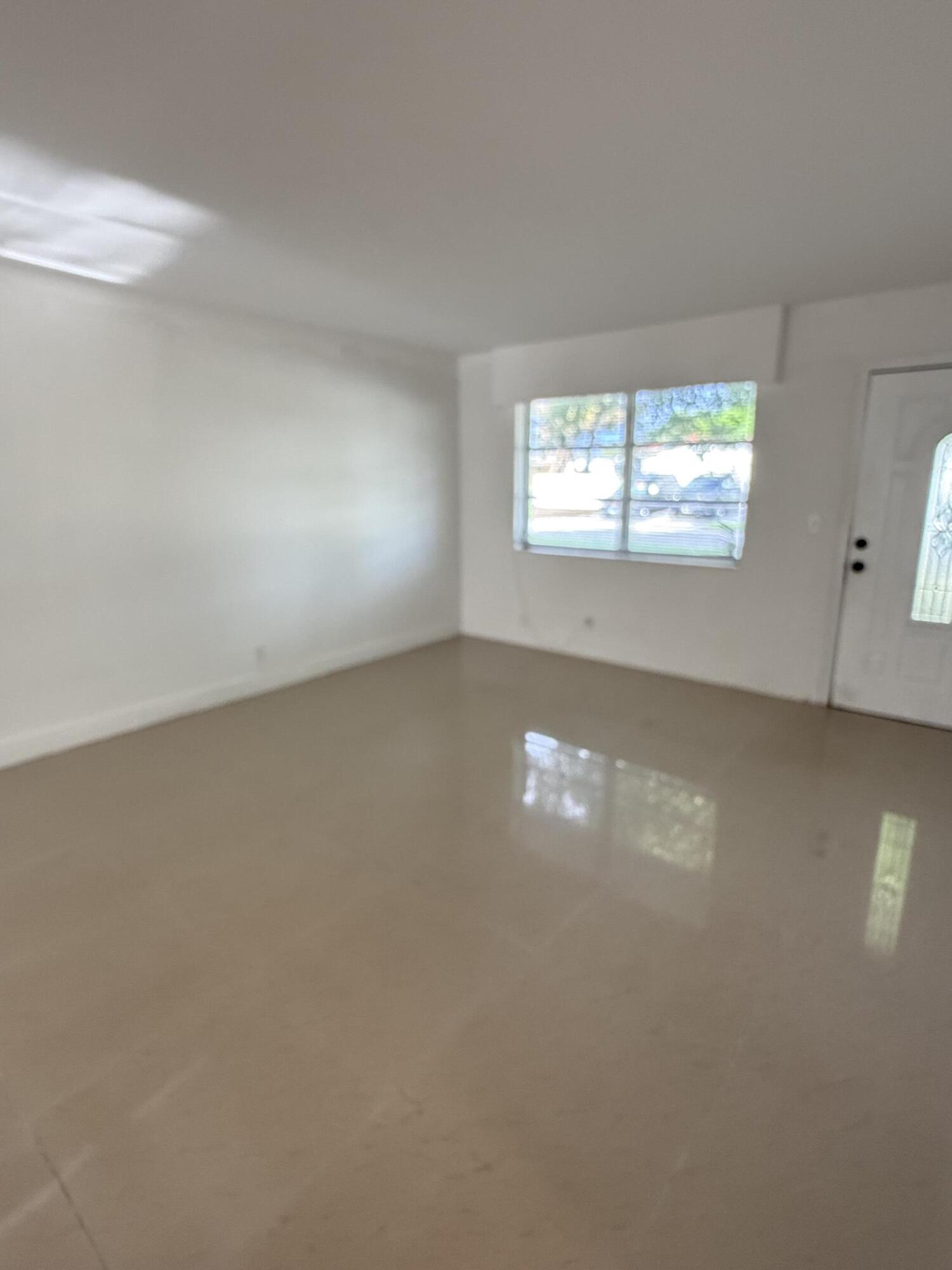 3601 Avenue T Riviera Beach, FL 33404 - Photo 5 of 10 IMG_9646