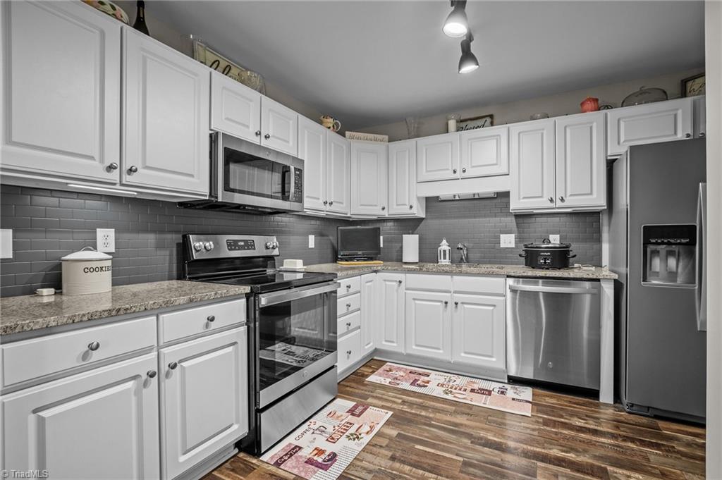 6002 Old Park Lane High Point, NC 27265 - Photo 11 of 35