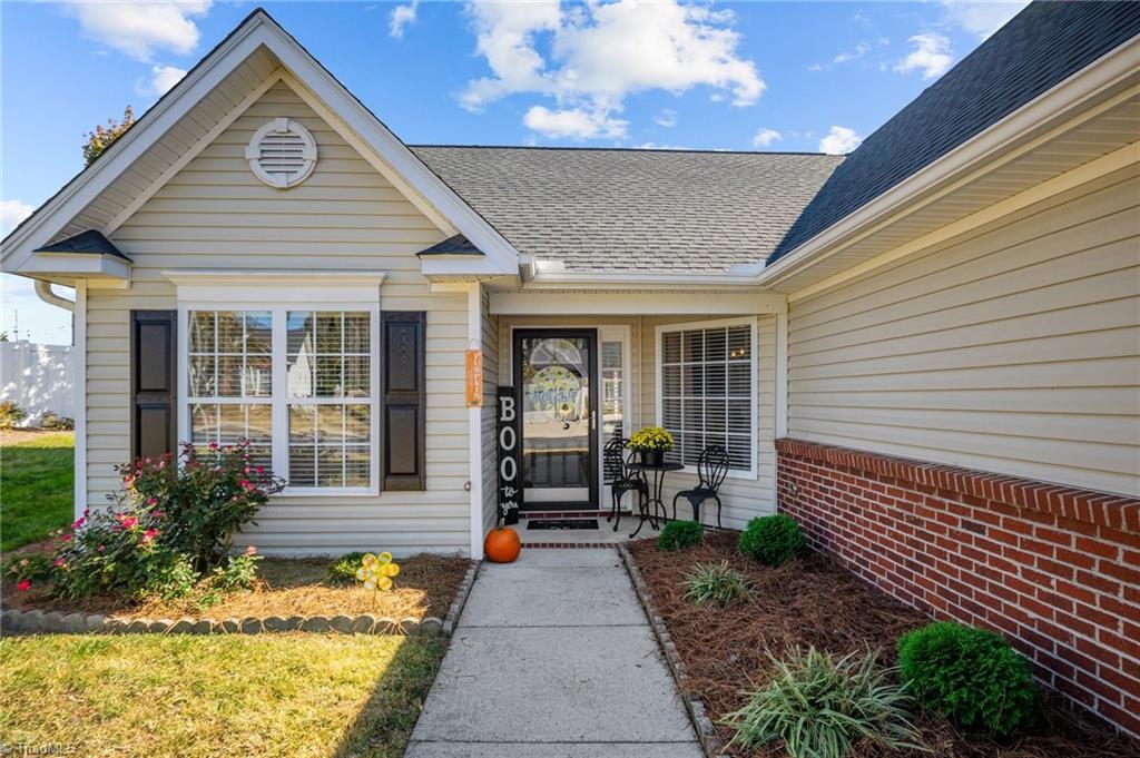 6002 Old Park Lane High Point, NC 27265 - Photo 2 of 35