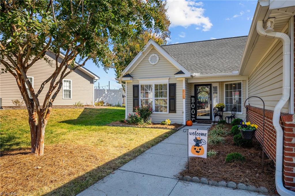 6002 Old Park Lane High Point, NC 27265 - Photo 5 of 35