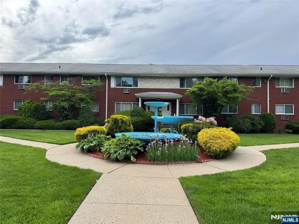 $2,300 | 1323 Anderson Avenue, Unit 15, Fort Lee, NJ 07024