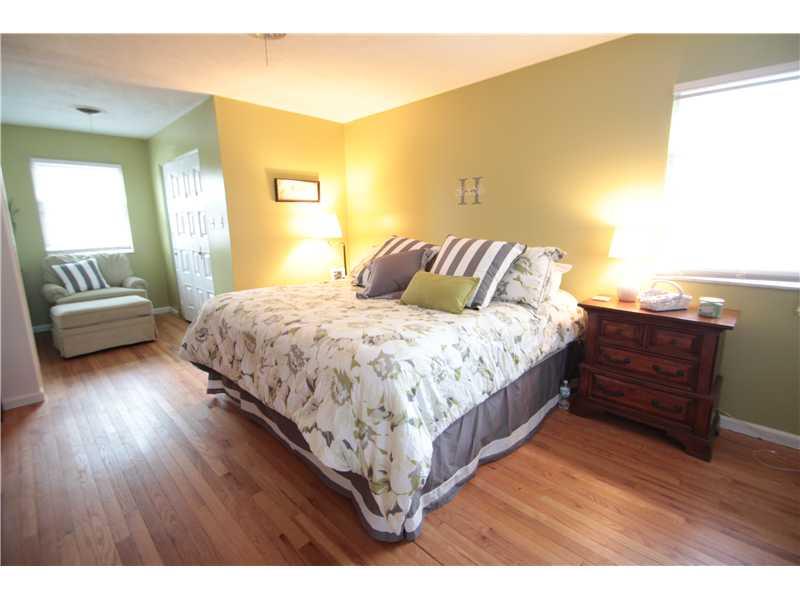 8231 Taunton Road Indianapolis, IN 46260 - Photo 11 of 21 Gallery Image 11