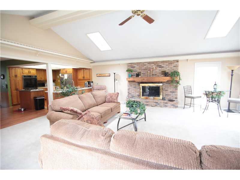 8231 Taunton Road Indianapolis, IN 46260 - Photo 6 of 21 Gallery Image 6