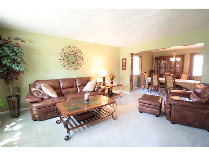8231 Taunton Road Indianapolis, IN 46260 - Photo 8 of 21 Gallery Image 8