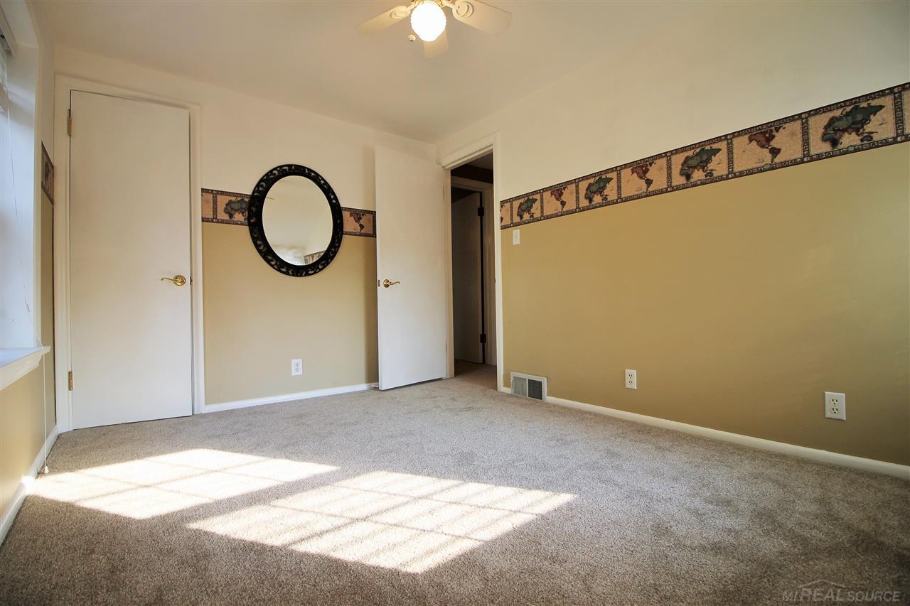 316 Stephens Road Grosse Pointe, MI 48236 - Photo 32 of 59 50021598-31.JPG
