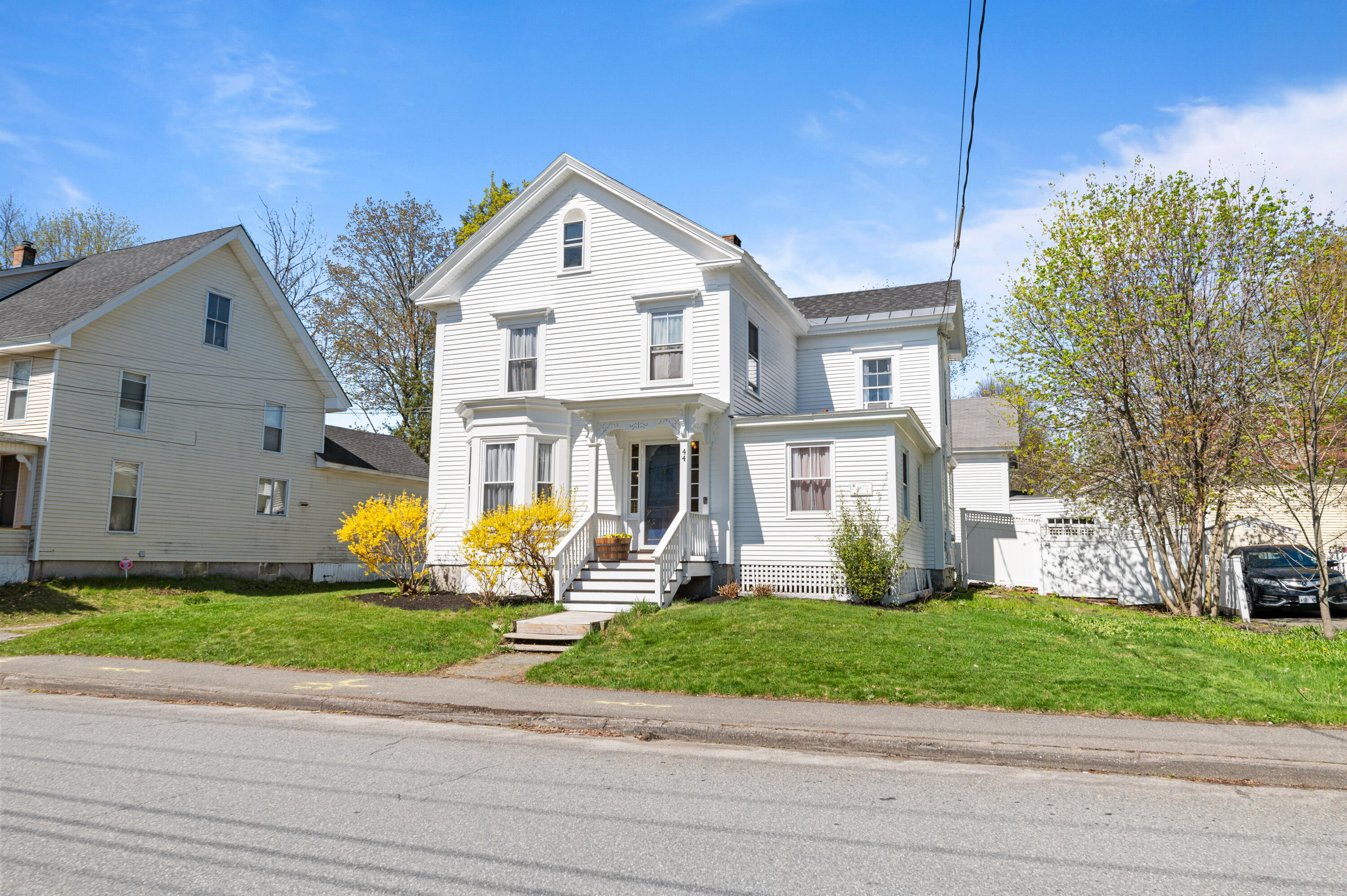 44 Chapel Street Augusta, ME 04330 - Photo 3 of 79 DSC_0960