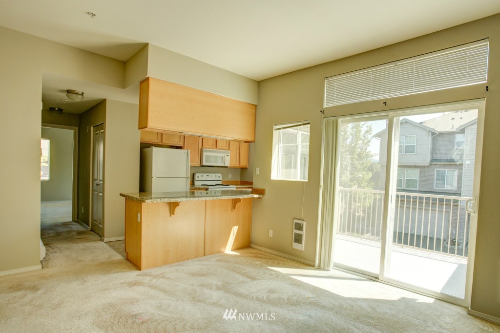 15325 Southeast 155th Place, Unit R4 Renton, WA 98058 - Photo 6 of 17 Gallery Image 6