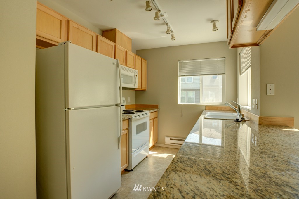 15325 Southeast 155th Place, Unit R4 Renton, WA 98058 - Photo 7 of 17 Gallery Image 7
