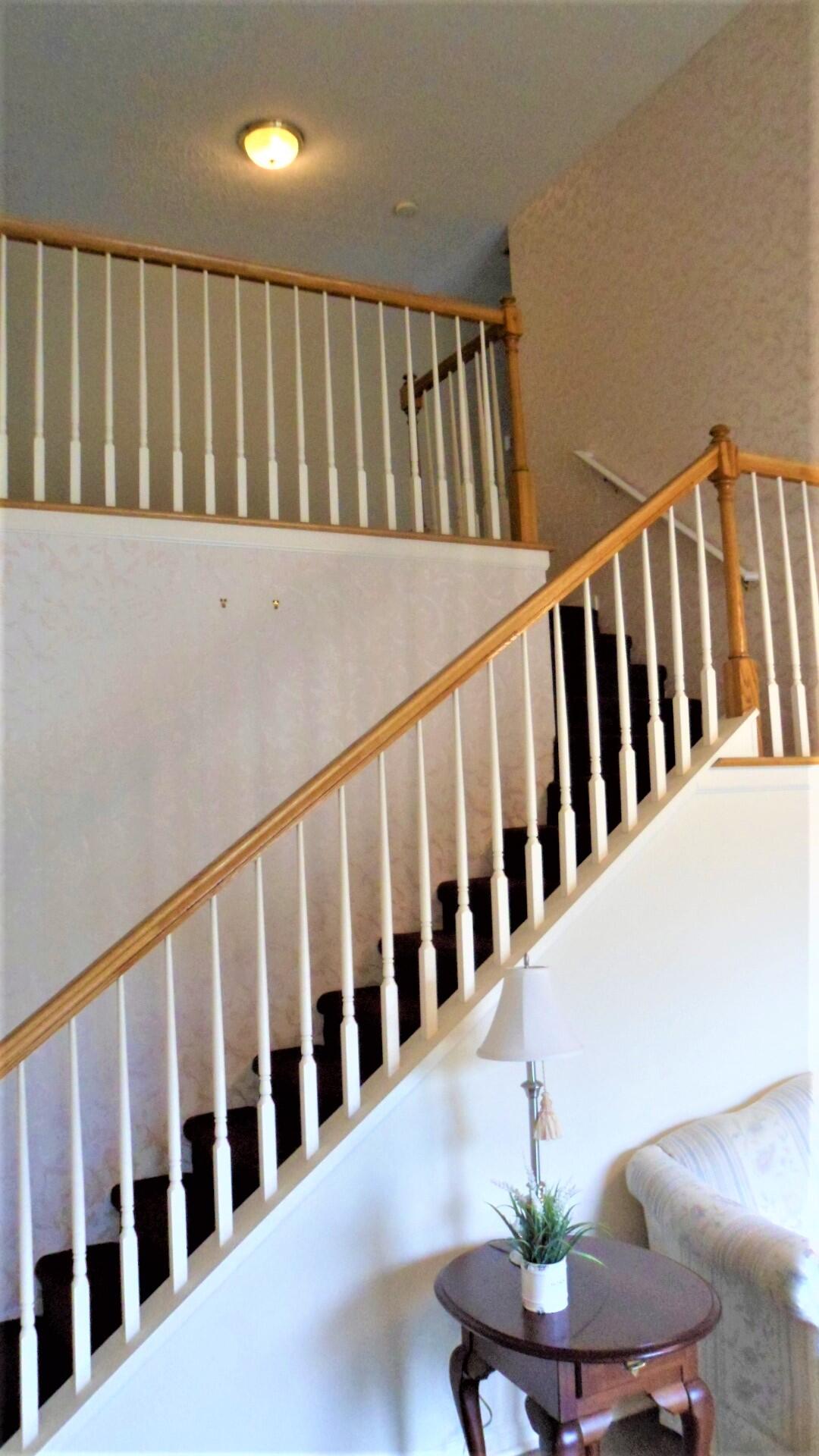220 Wickliffe Road Frankfort, KY 40601 - Photo 6 of 61 stair rails