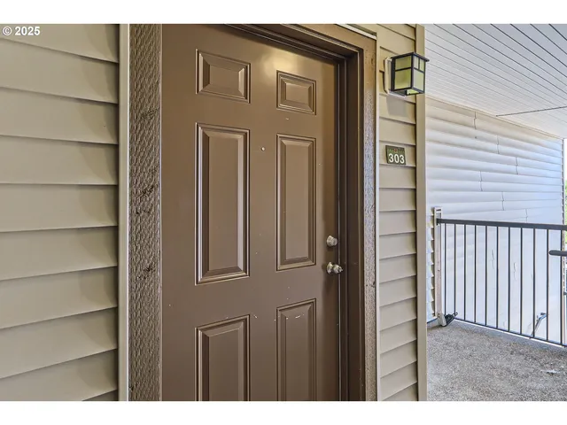 $275,000 | 10804 Northeast Holly Street, Unit 303, Hillsboro, OR 97006