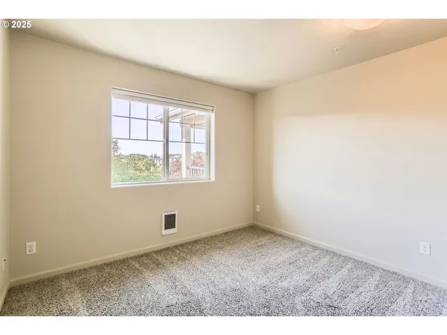 $275,000 | 10804 Northeast Holly Street, Unit 303, Hillsboro, OR 97006