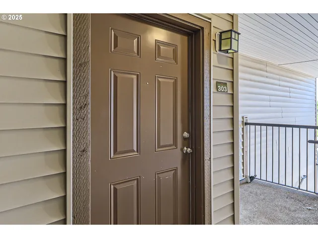 $275,000 | 10804 Northeast Holly Street, Unit 303, Hillsboro, OR 97006