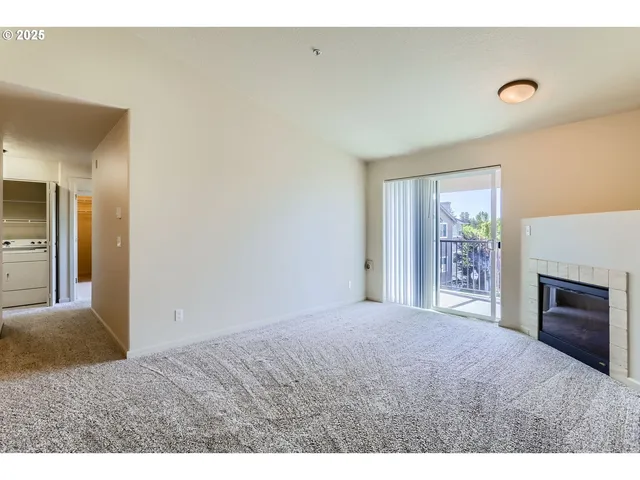 $275,000 | 10804 Northeast Holly Street, Unit 303, Hillsboro, OR 97006