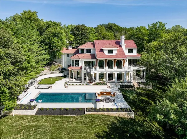 $4,099,000 | 17040 South Highland Ridge Drive, Loch Lloyd, MO 64012