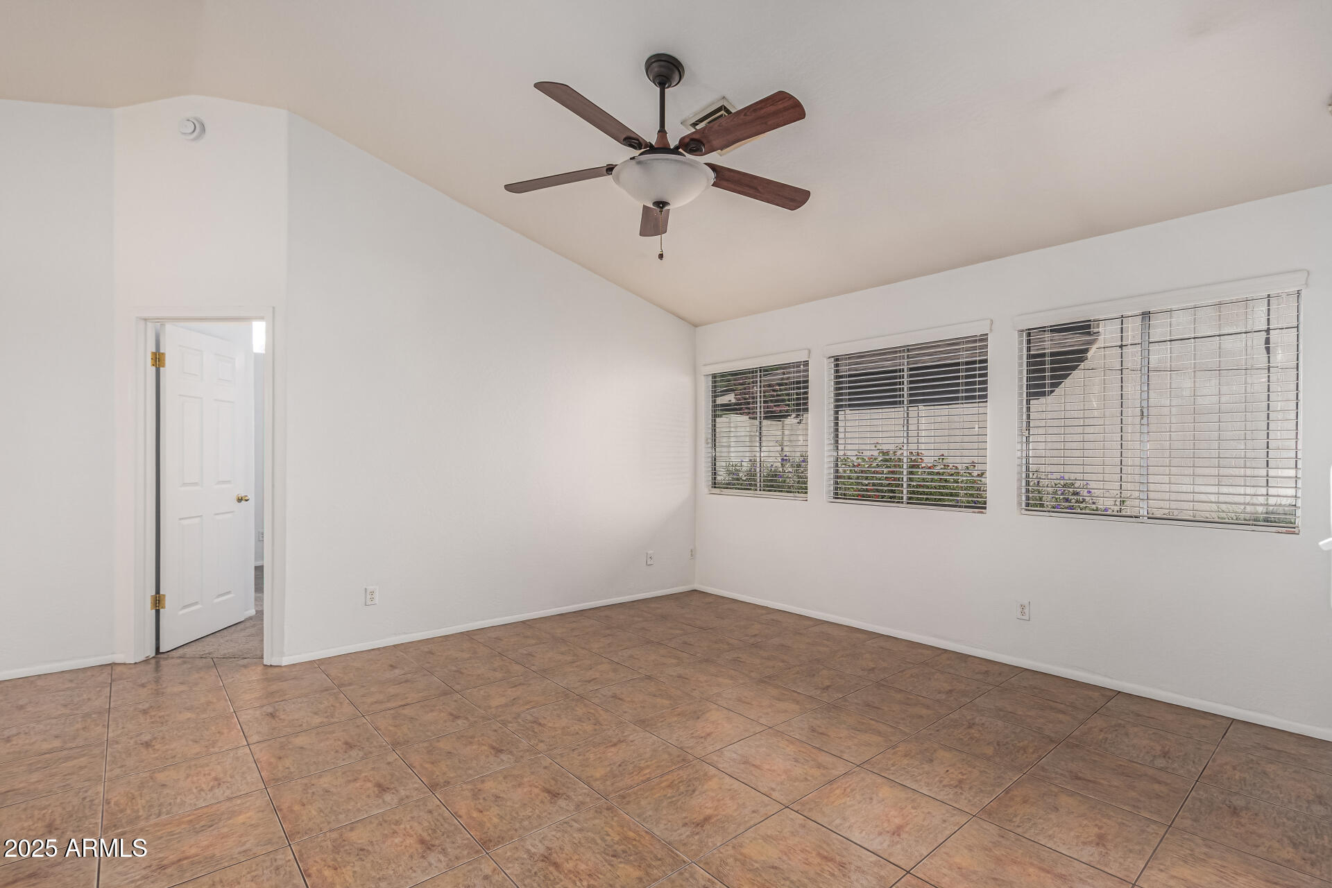 3022 East Michigan Avenue Phoenix, AZ 85032 - Photo 9 of 31 09 Michigan