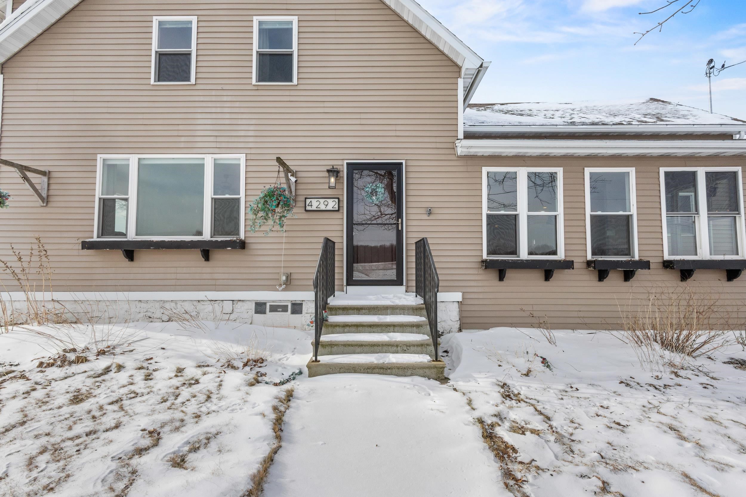 4292 Stagecoach Road Green Bay, WI 54311 - Photo 7 of 84