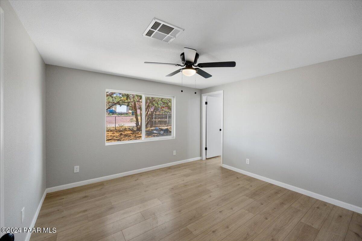 439 Antelope Run Road Paulden, AZ 86334 - Photo 13 of 28 13-Primary Bedroom