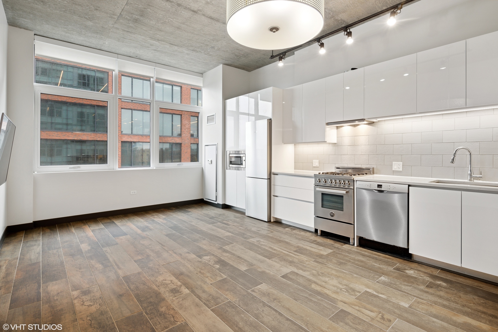 171 North Aberdeen Street, Unit 605 Chicago, IL 60607 - Photo 2 of 20