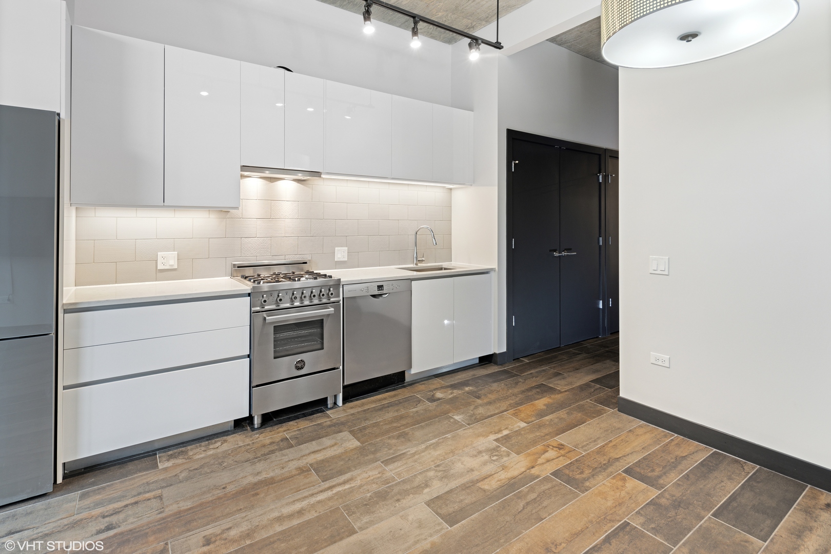 171 North Aberdeen Street, Unit 605 Chicago, IL 60607 - Photo 3 of 20