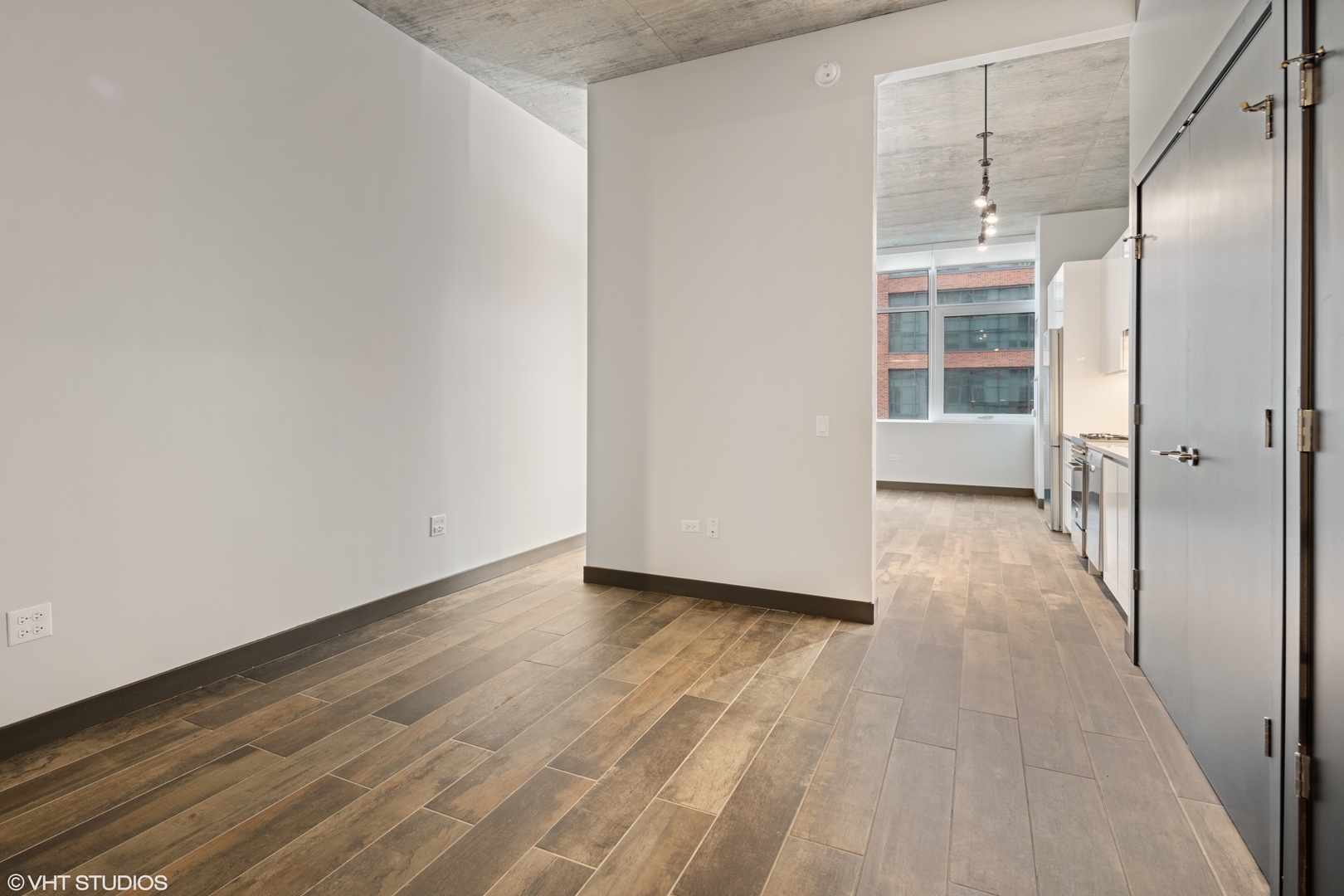 171 North Aberdeen Street, Unit 605 Chicago, IL 60607 - Photo 7 of 20
