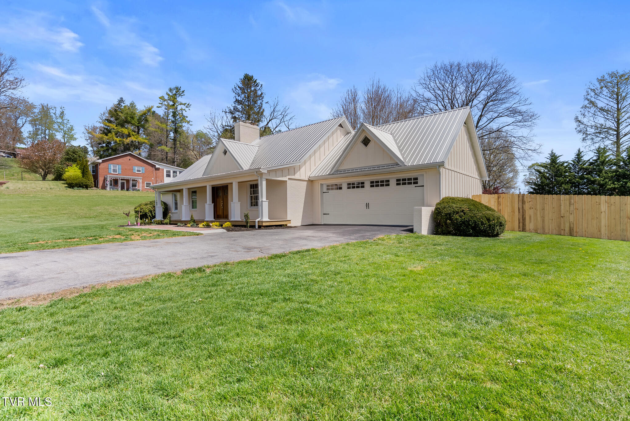 31142 Princeton Avenue Glade Spring, VA 24340 - Photo 2 of 56 DSC04605