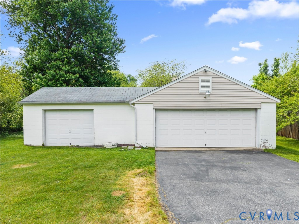 19604 Woodpecker Road Petersburg, VA 23803 - Photo 4 of 52