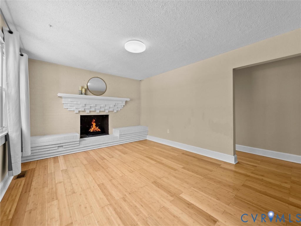 19604 Woodpecker Road Petersburg, VA 23803 - Photo 5 of 52