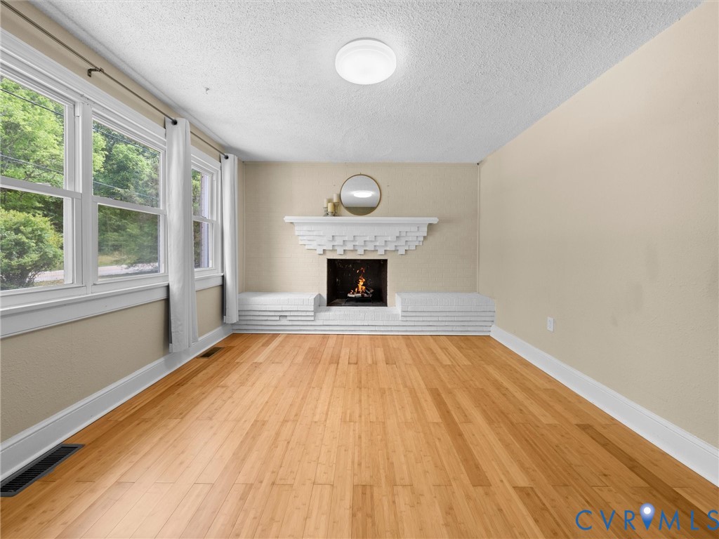 19604 Woodpecker Road Petersburg, VA 23803 - Photo 7 of 52