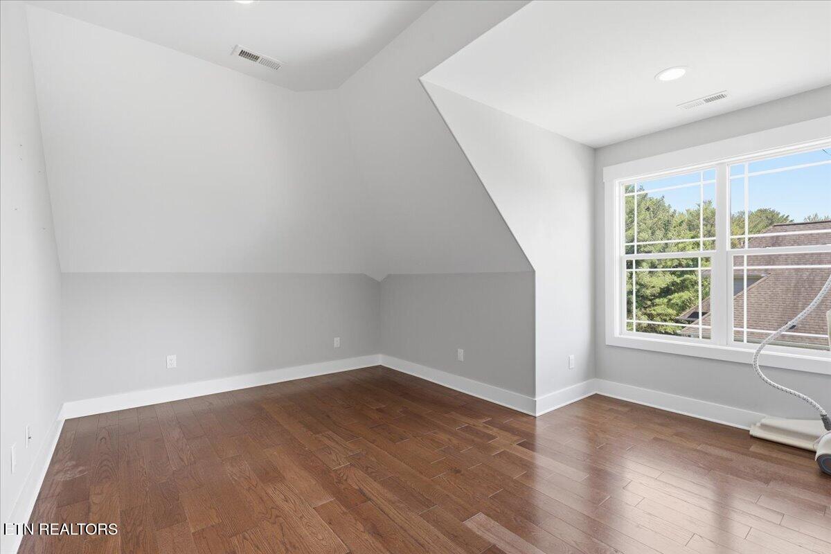 124 Alpine Drive Clinton, TN 37716 - Photo 29 of 54 31-031_7K9A1171