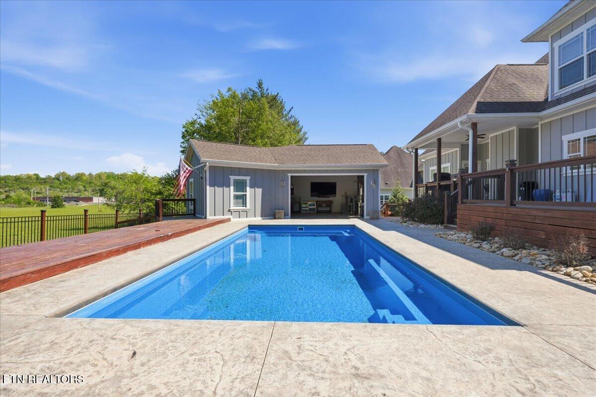 124 Alpine Drive Clinton, TN 37716 - Photo 43 of 54 45-048_7K9A1309