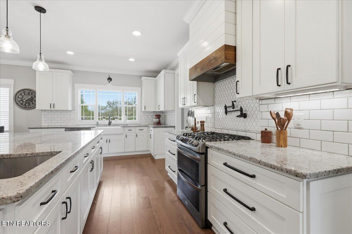 124 Alpine Drive Clinton, TN 37716 - Photo 8 of 54 10-011_7K9A1213