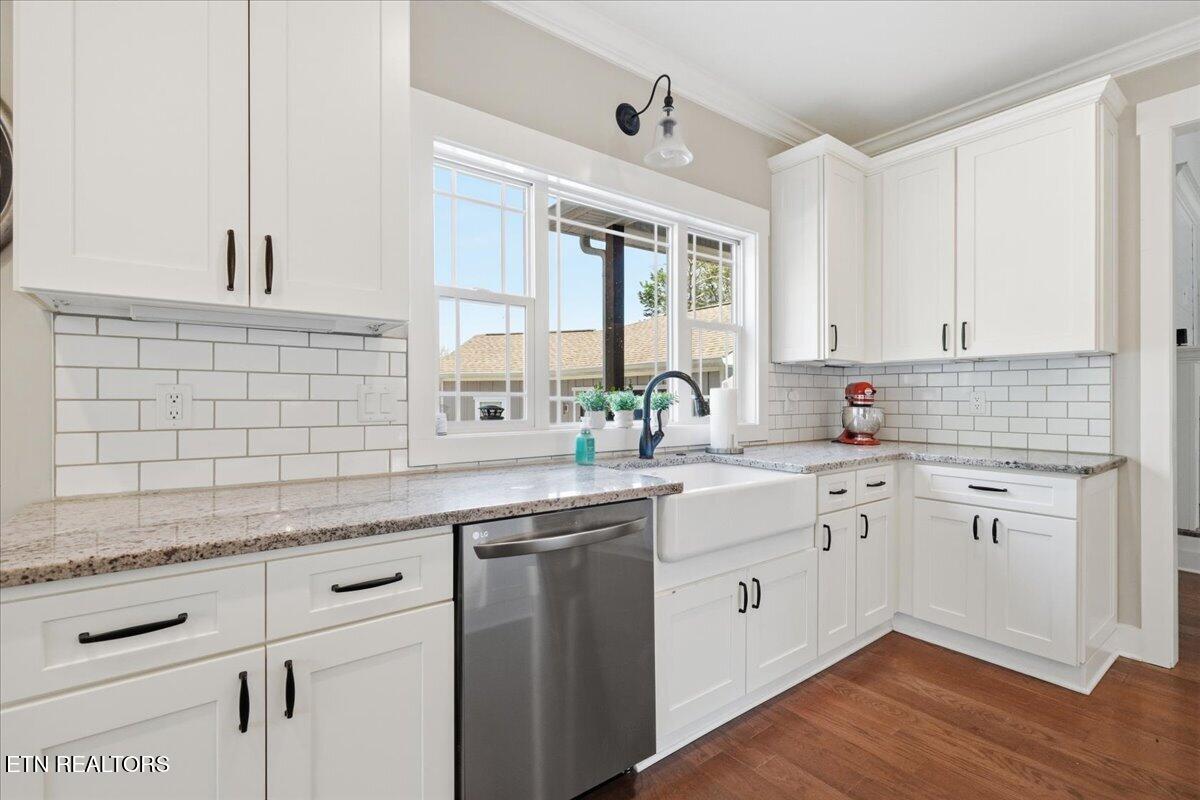 124 Alpine Drive Clinton, TN 37716 - Photo 10 of 54 12-018_7K9A1237