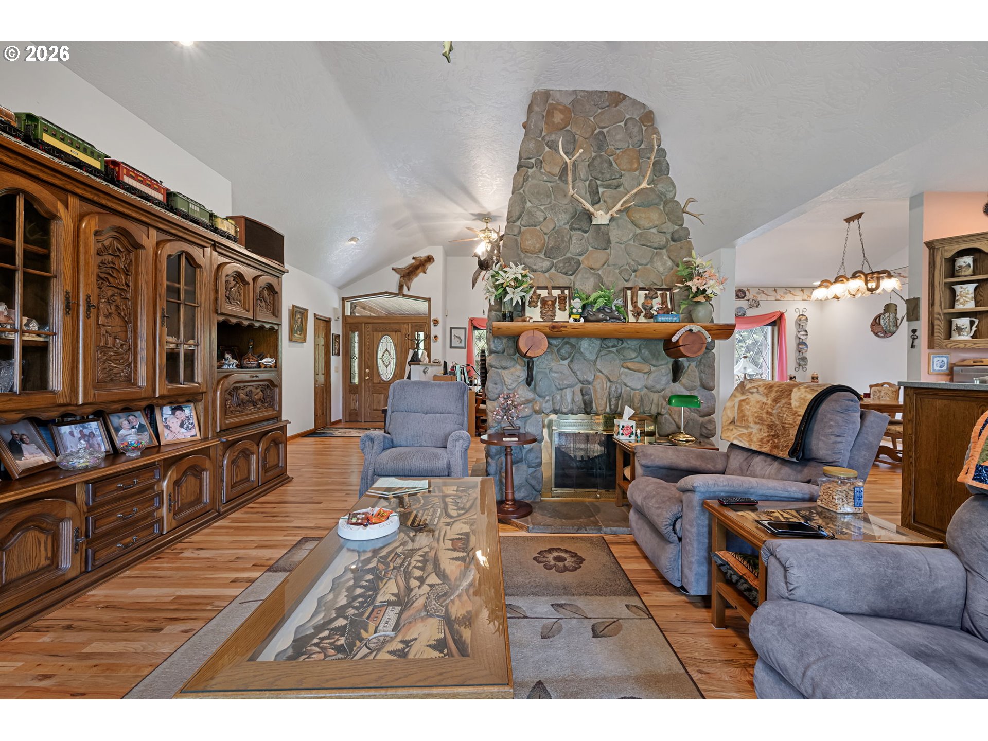 39428 Jasper Lowell Road Lowell, OR 97452 - Photo 15 of 46 Family Room