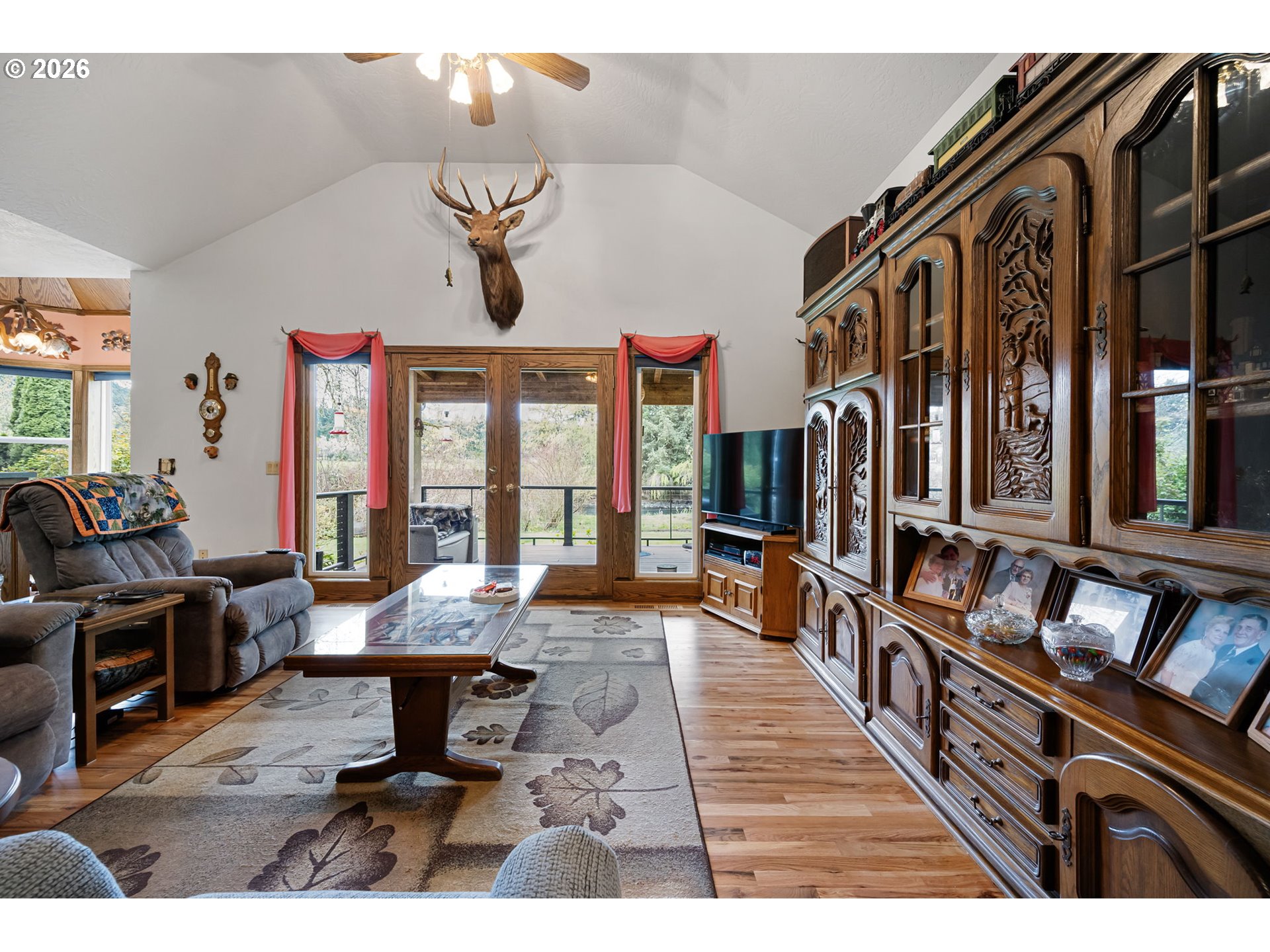 39428 Jasper Lowell Road Lowell, OR 97452 - Photo 16 of 46 Family Room