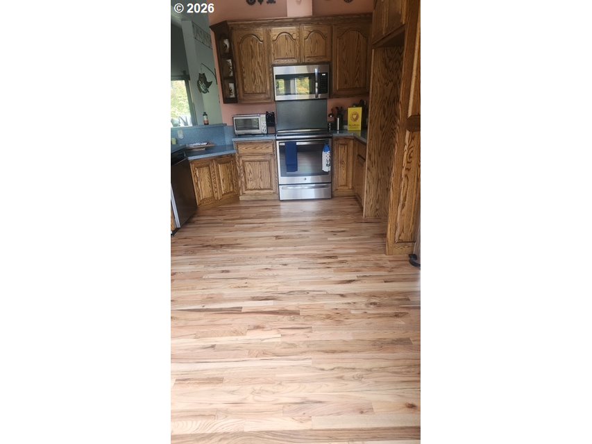 39428 Jasper Lowell Road Lowell, OR 97452 - Photo 22 of 46 Kitchen