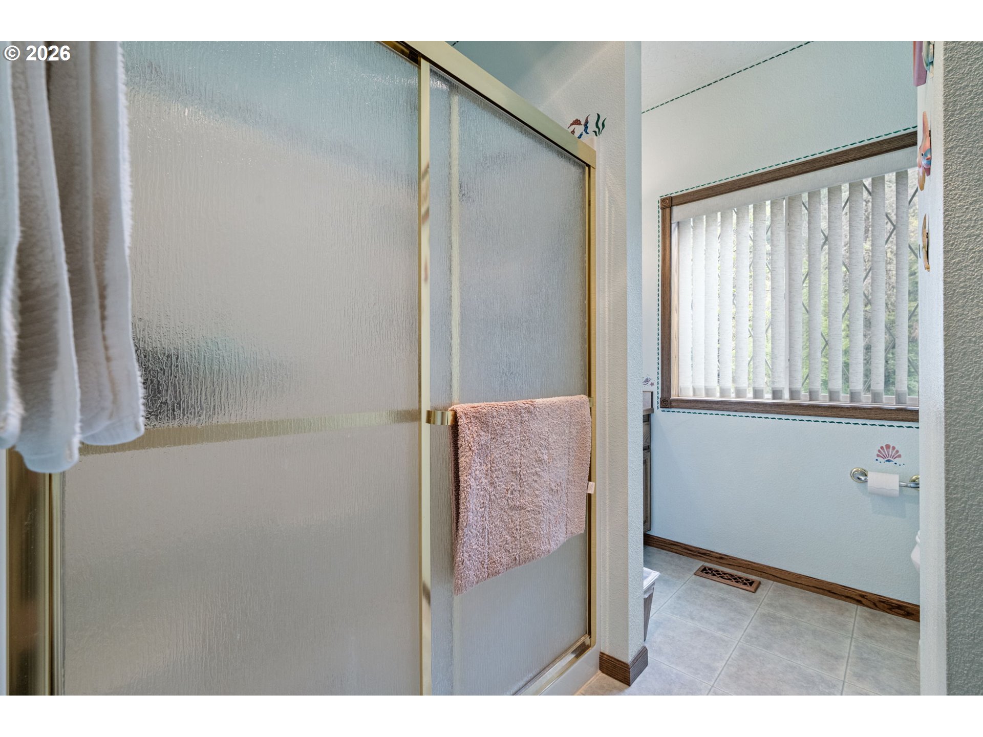 39428 Jasper Lowell Road Lowell, OR 97452 - Photo 24 of 46 Bathroom