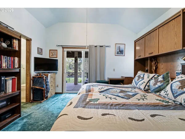$789,901 | 39428 Jasper Lowell Road, Lowell, OR 97452