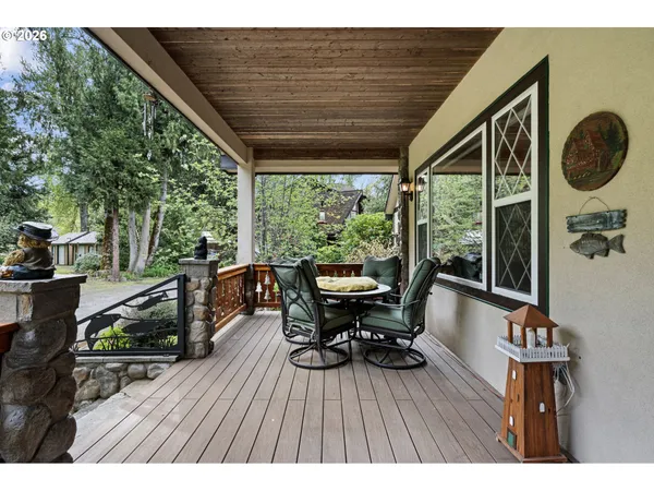 $789,901 | 39428 Jasper Lowell Road, Lowell, OR 97452