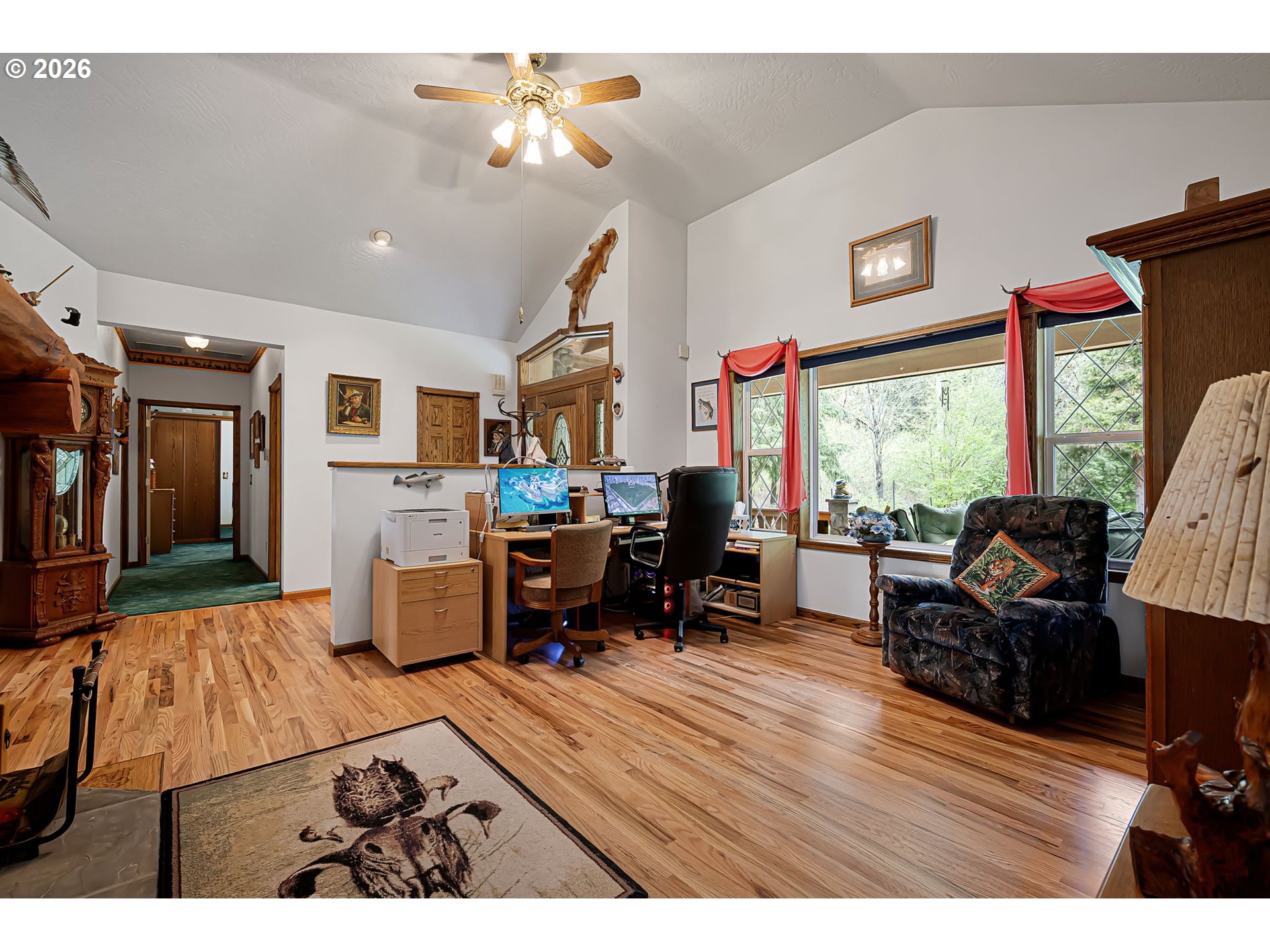 39428 Jasper Lowell Road Lowell, OR 97452 - Photo 9 of 46 Living Room