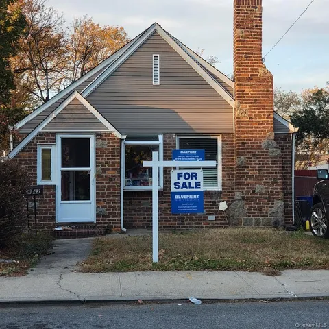 $699,000 | 221-43 114th Avenue | Queens Village