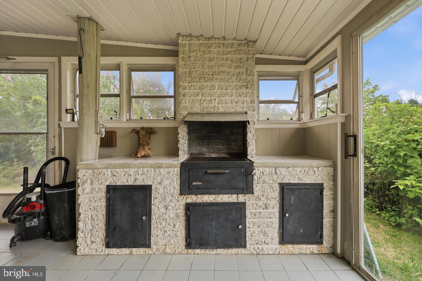 25327 Highfield Road Cascade, MD 21719 - Photo 18 of 52 Sun Room