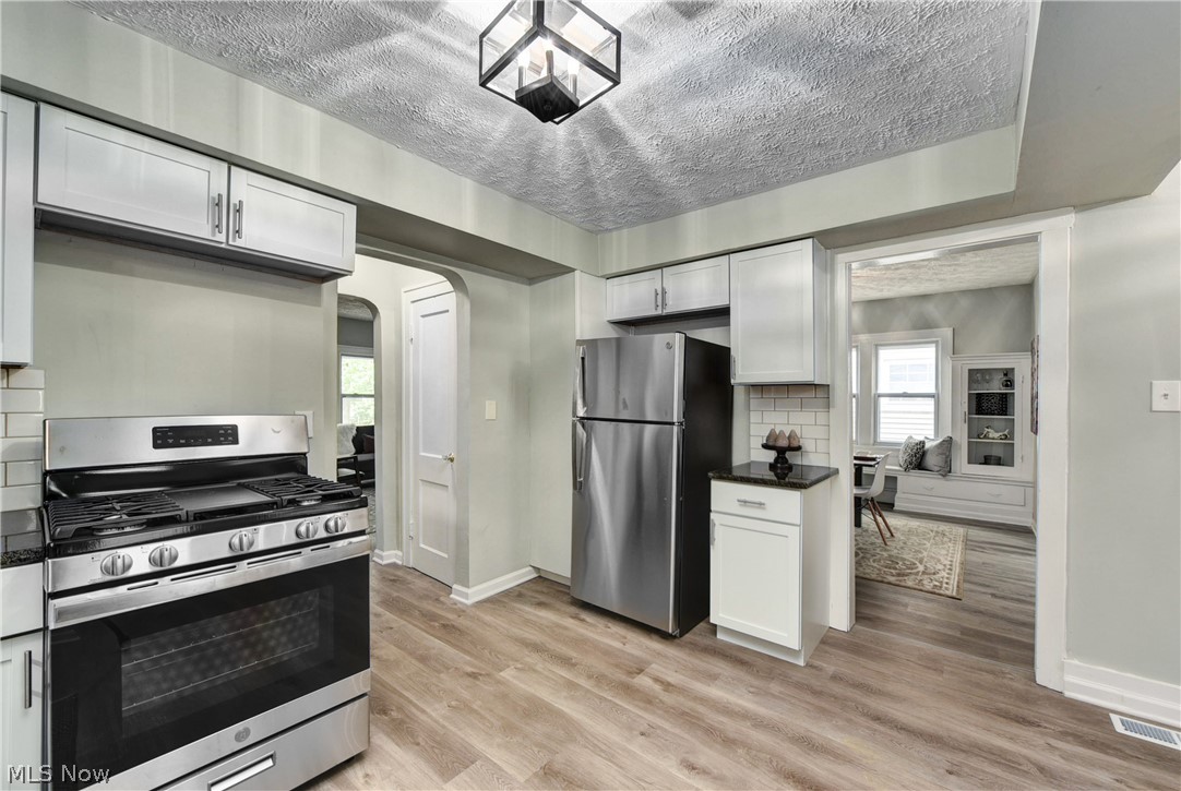 3808 Summit Park Road Cleveland Heights, OH 44121 - Photo 9 of 27