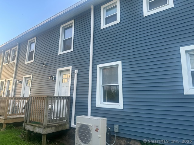 115 Roosevelt Drive, Unit 3 Derby, CT 06418 - Photo 2 of 8